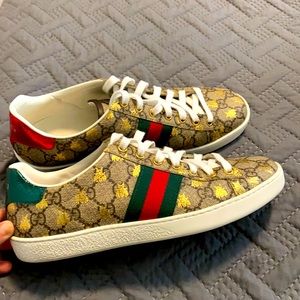 Hello! I’m selling the Women’s Ace GG Supreme shoe